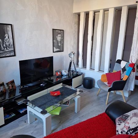 Apartment Rue St Antoine Кан Екстериор снимка